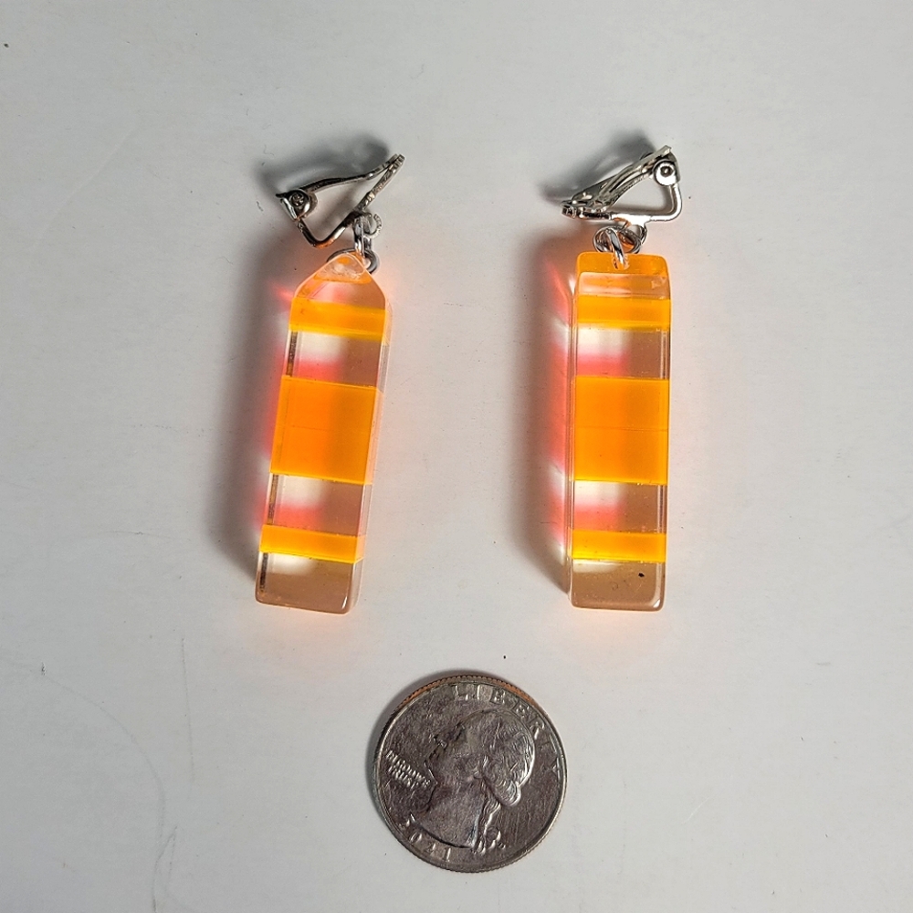Vintage 50s 60s orange striped Lucite drop clip on earrings